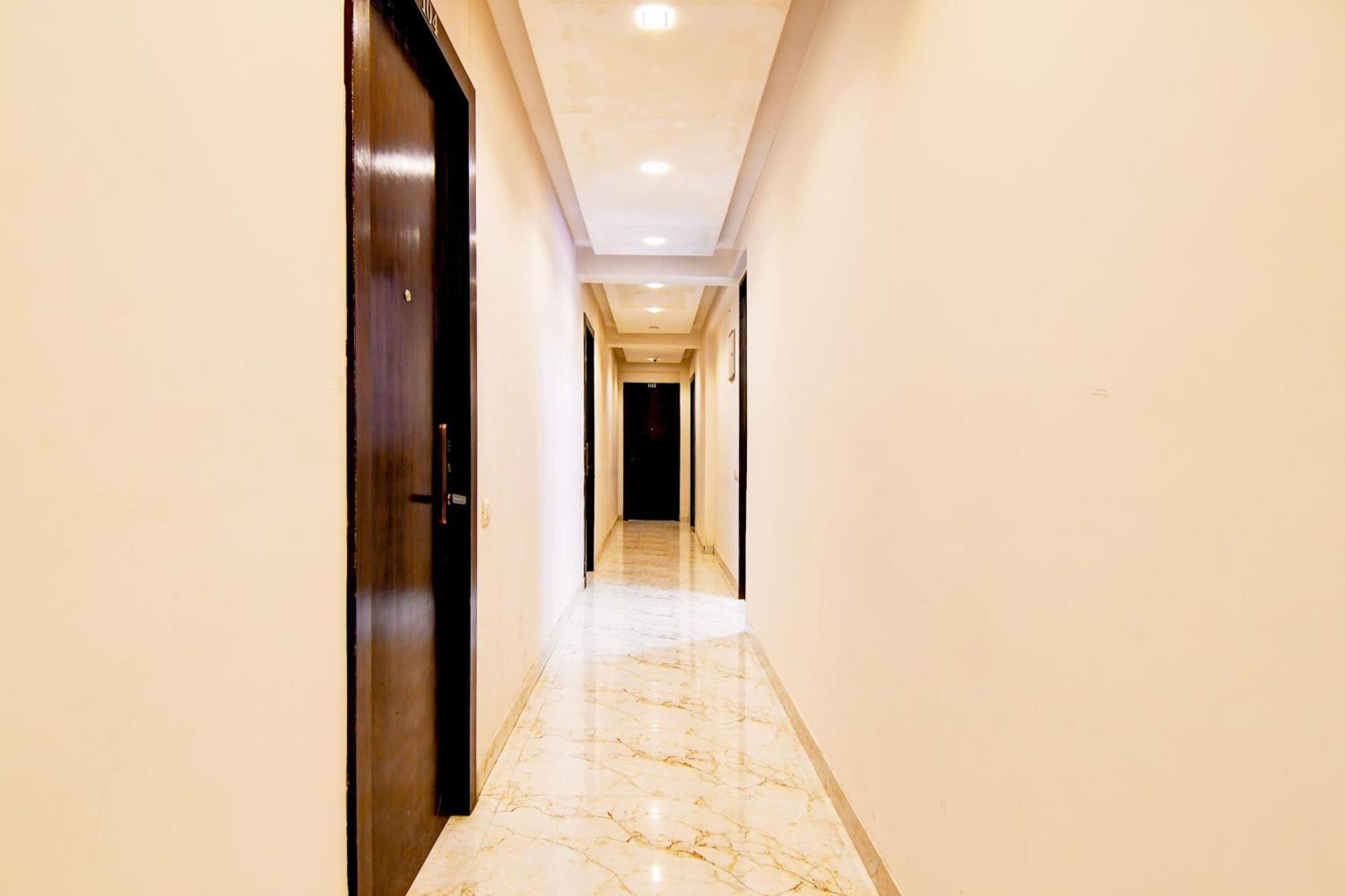 Super Townhouse New Town Formerly Krish Residency Kolkata Bagian luar foto