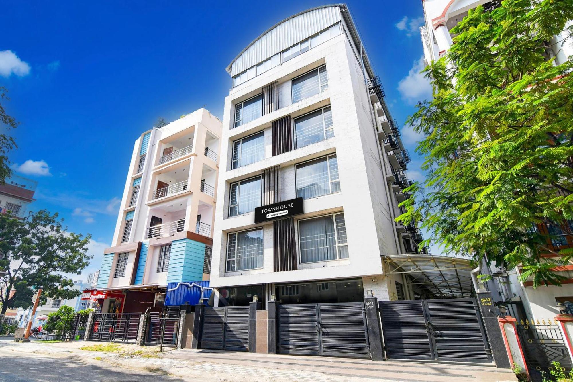 Super Townhouse New Town Formerly Krish Residency Kolkata Bagian luar foto